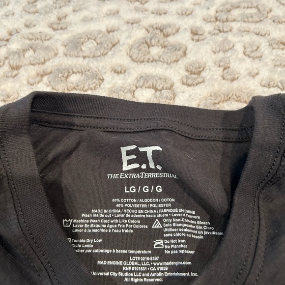 NWT ET Shirt Women’s Size Large - Picture 3 of 6